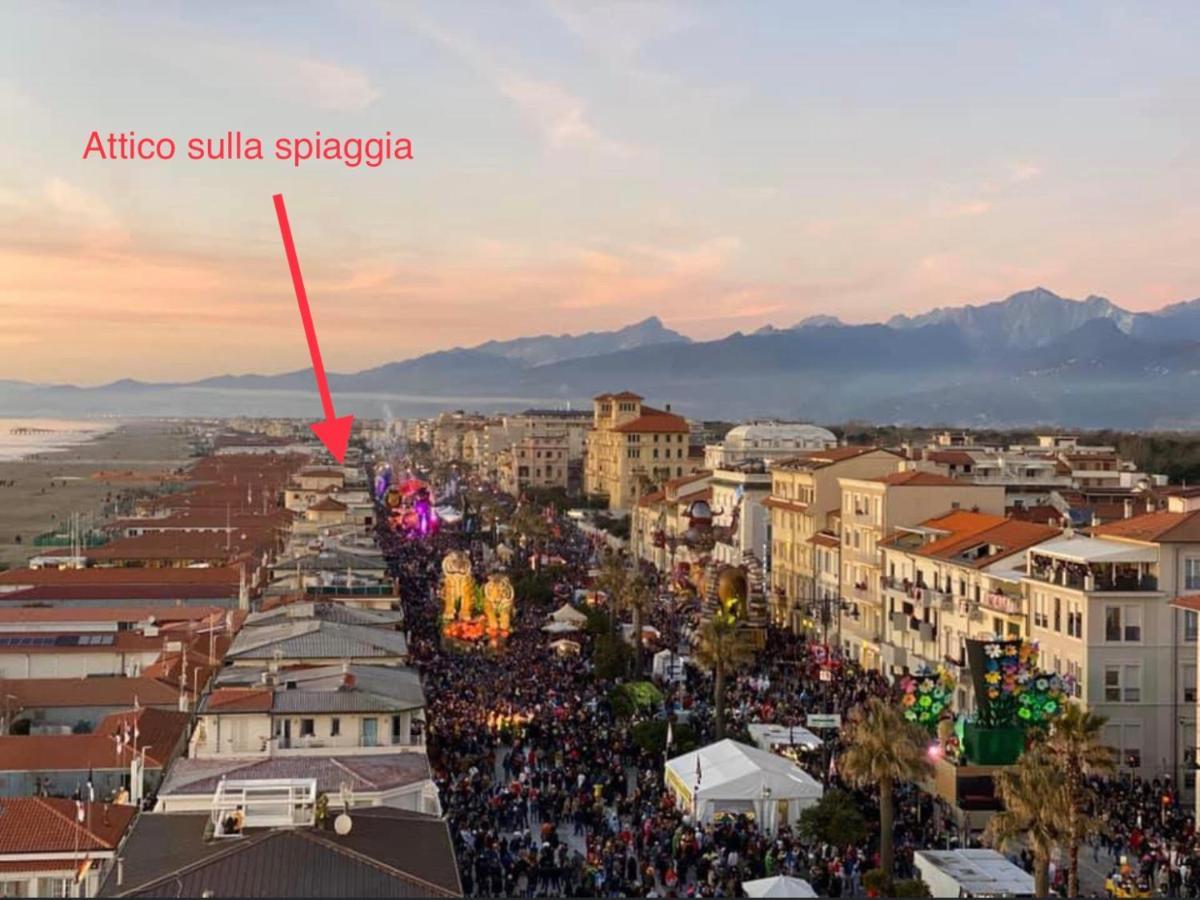Attico Sulla Spiaggia Viareggio Exterior photo