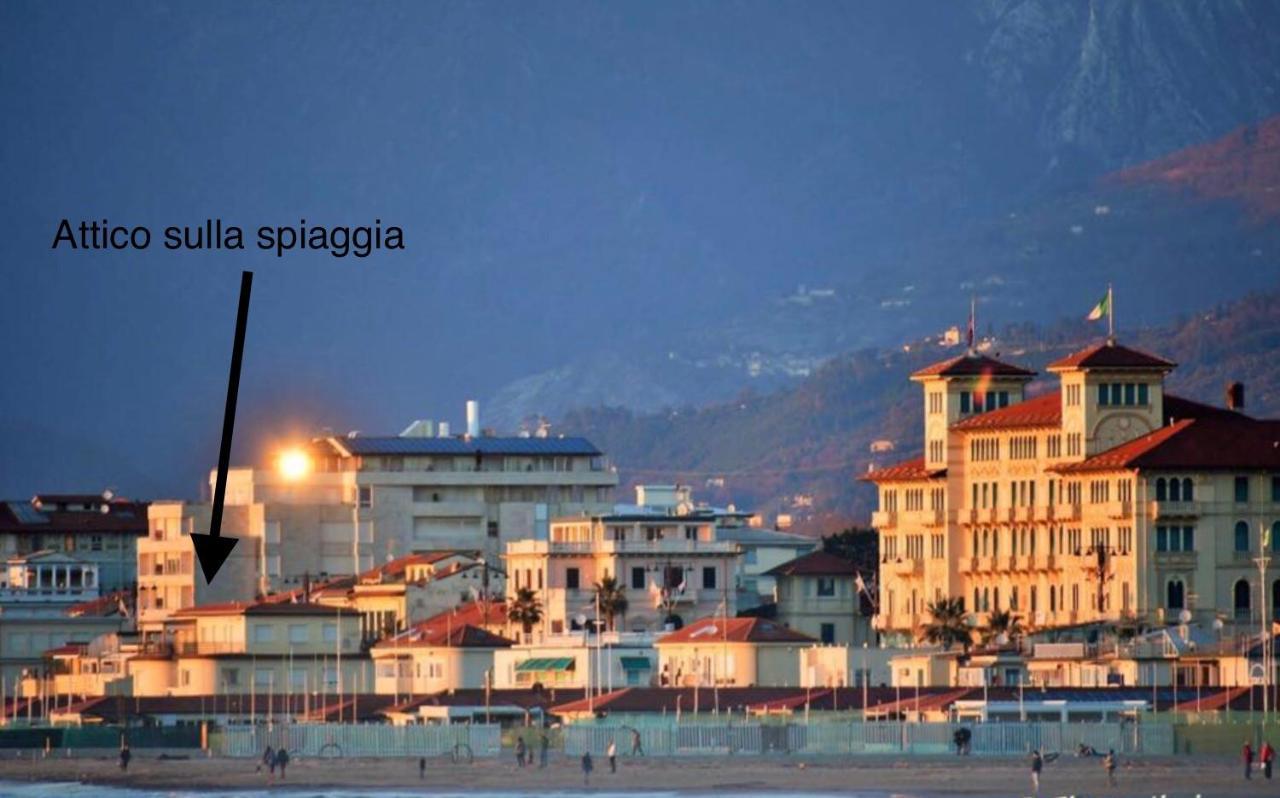 Attico Sulla Spiaggia Viareggio Exterior photo